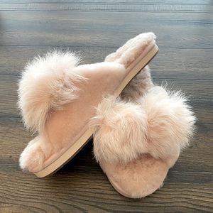 PINK UGG SLIPPERS